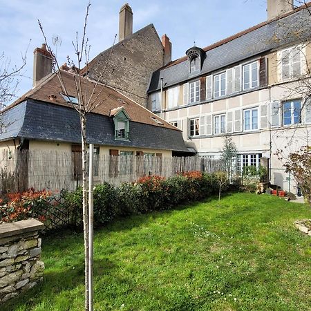 La Cour Du Chateau La Charite-sur-Loire Luaran gambar