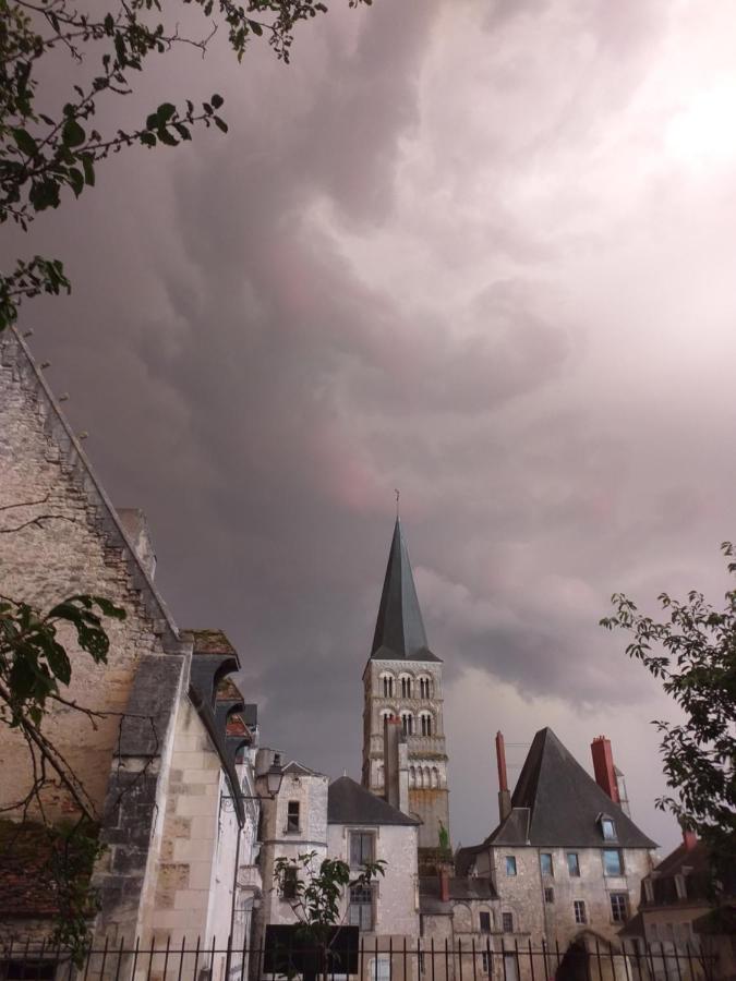 La Cour Du Chateau La Charite-sur-Loire Luaran gambar
