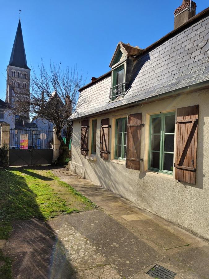 La Cour Du Chateau La Charite-sur-Loire Luaran gambar