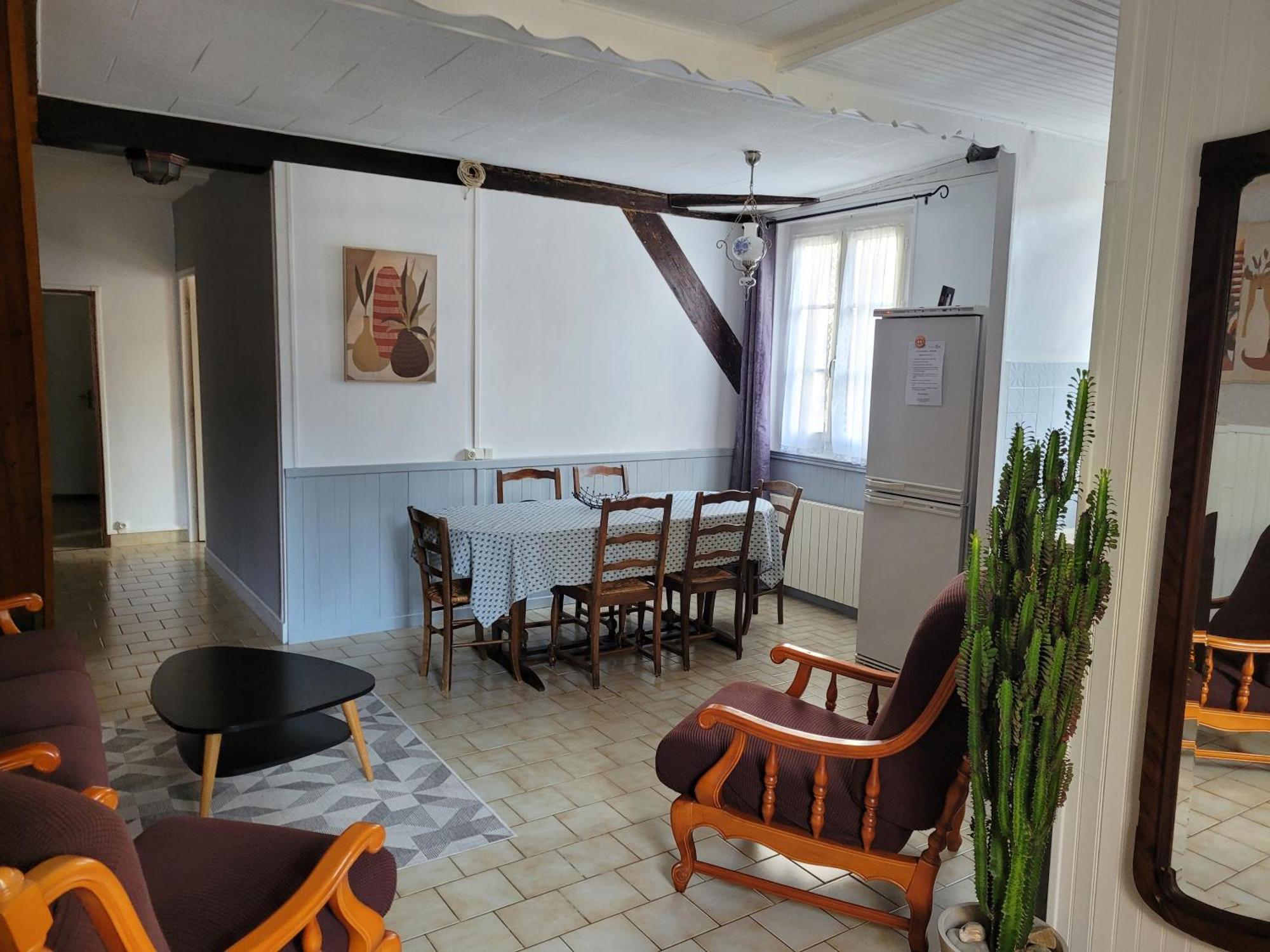 La Cour Du Chateau La Charite-sur-Loire Luaran gambar